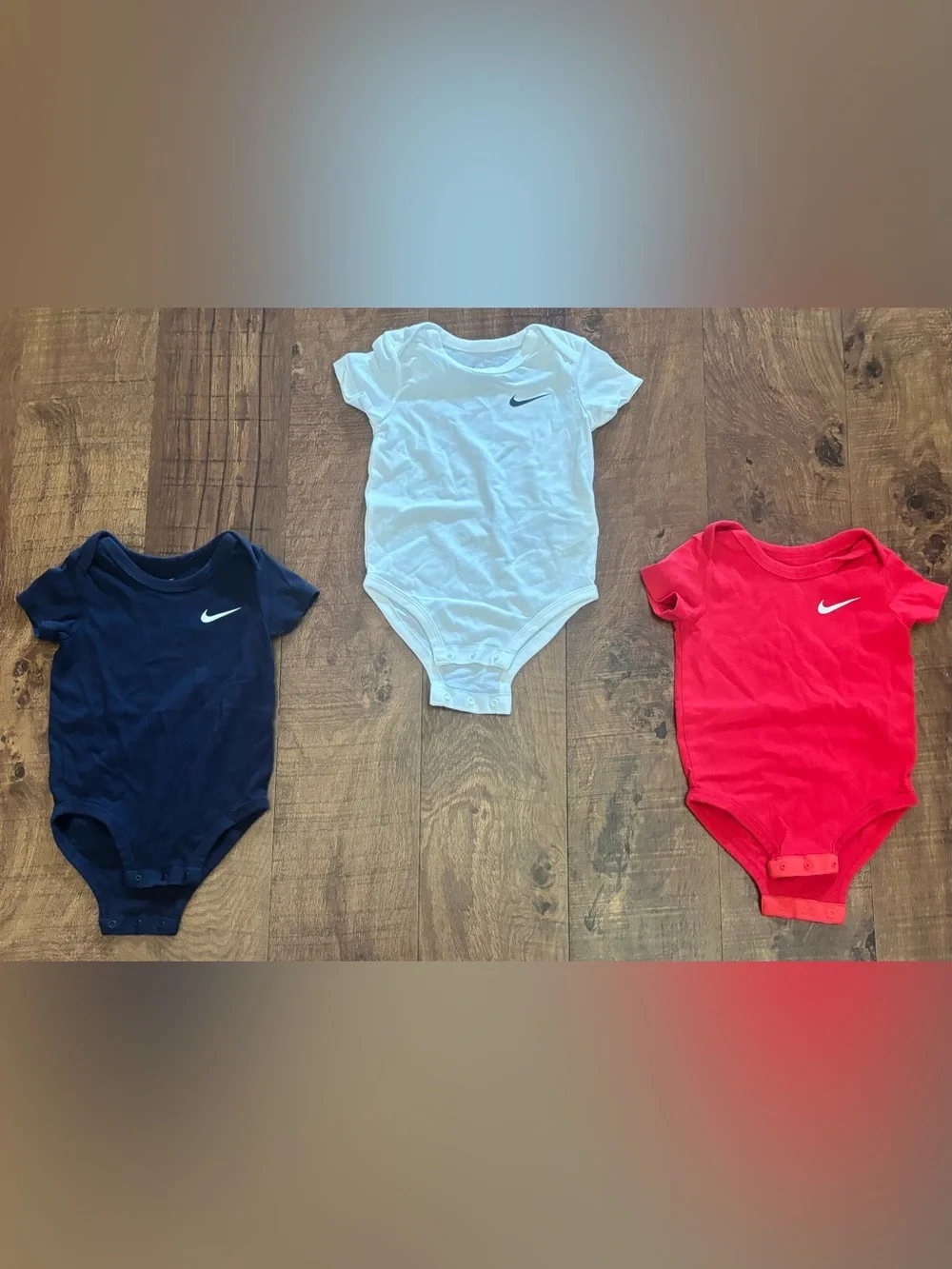 Nike baby unisex boy youth youth one pieces Sz 12 months 3 pieces